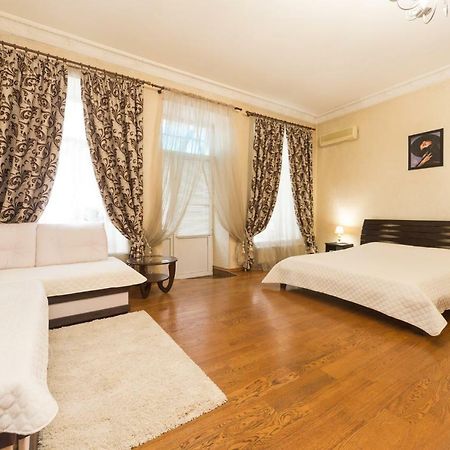 Goodrest On Ekaterininskaya Apartment โอเดสซา ภายนอก รูปภาพ