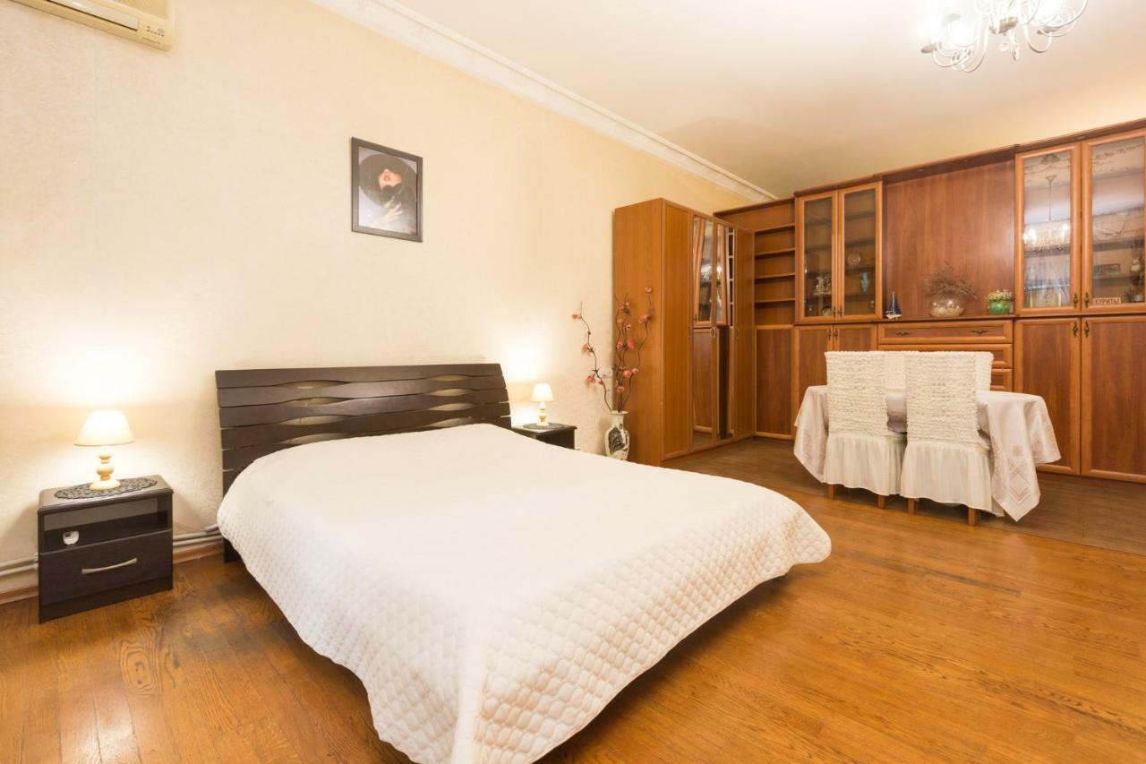 Goodrest On Ekaterininskaya Apartment โอเดสซา ภายนอก รูปภาพ