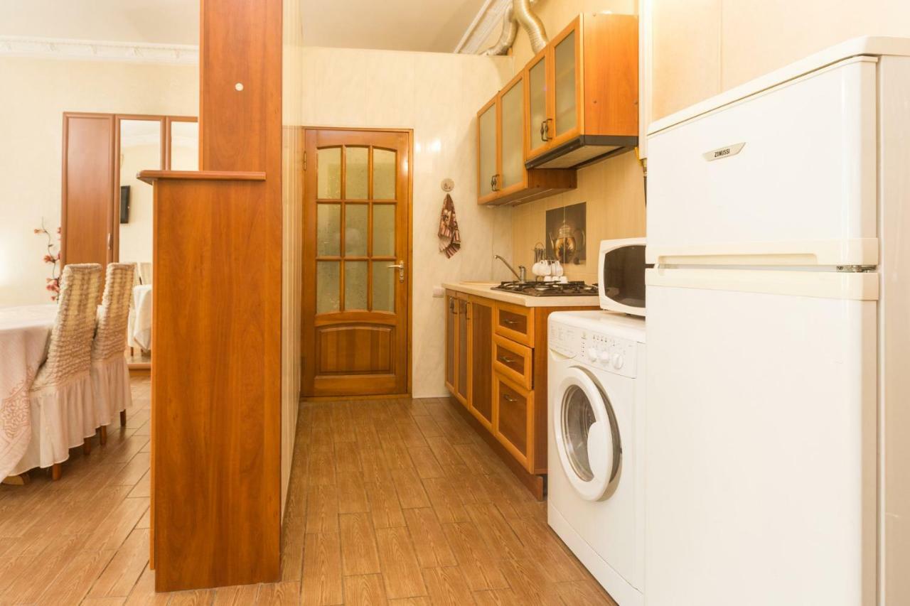 Goodrest On Ekaterininskaya Apartment โอเดสซา ภายนอก รูปภาพ