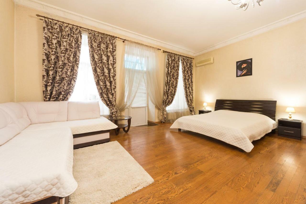 Goodrest On Ekaterininskaya Apartment โอเดสซา ภายนอก รูปภาพ